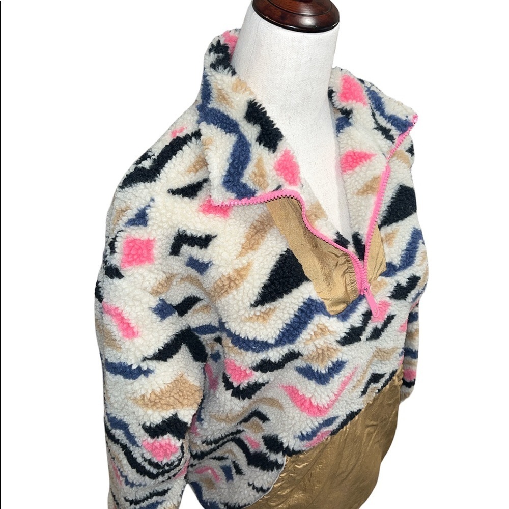 Levi’s Sherpa Aztec Pullover - Picture 2 of 6